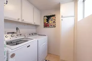 18340 Collins, Tarzana, CA 91356 - Photo 18