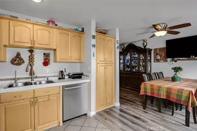 9562 Via Bernardo, Burbank, CA 91504 - Photo 12