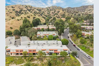 9562 Via Bernardo, Burbank, CA 91504 - Photo 28