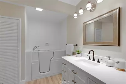6127 Denny, North Hollywood, CA 91606 - Photo 24