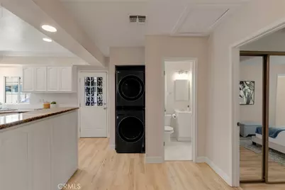 6127 Denny, North Hollywood, CA 91606 - Photo 16