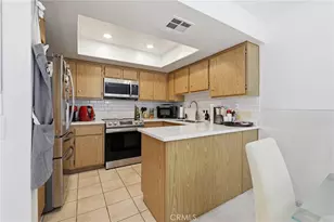 18408 Hatteras Street, Tarzana, CA 91356 - Photo 4