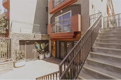 11124 Burbank Boulevard #101, North Hollywood, CA 91601 - Photo 4