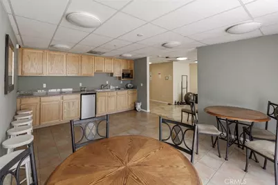 11124 Burbank Boulevard #101, North Hollywood, CA 91601 - Photo 22