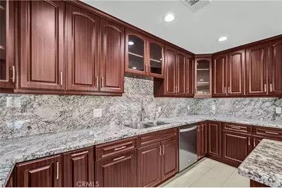 12731 Victory, North Hollywood, CA 91606 - Photo 10