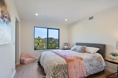 834 Moorside Drive, Glendale, CA 91207 - Photo 60
