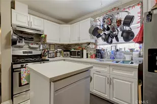 13158 Carl St, Pacoima, CA 91331 - Photo 22