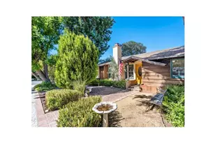 22963 Ostronic Dr, Woodland Hills, CA 91367 - Photo 4