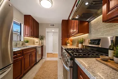 1304 Stanley #10, Glendale, CA 91206 - Photo 2