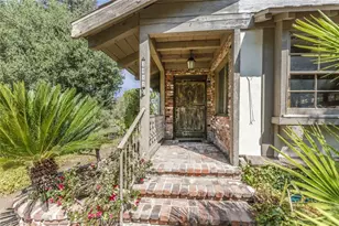 3852 Eureka Dr, Studio City, CA 91604 - Photo 2