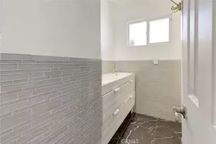 8022 Longridge Ave, North Hollywood, CA 91605 - Photo 16