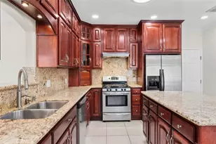 8161 Laurel Canyon, North Hollywood, CA 91605 - Photo 12