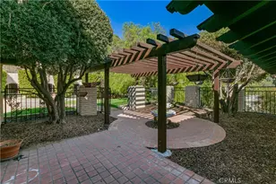 652 Robin Glen, Glendale, CA 91202 - Photo 12