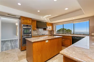 652 Robin Glen, Glendale, CA 91202 - Photo 18