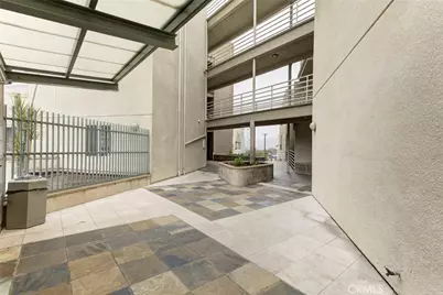 2900 Fairway Avenue #407, La Crescenta, CA 91214 - Photo 1