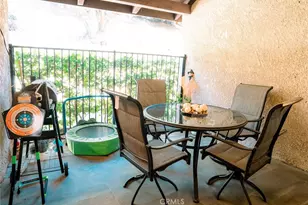 9759 Via Roma, Burbank, CA 91504 - Photo 12