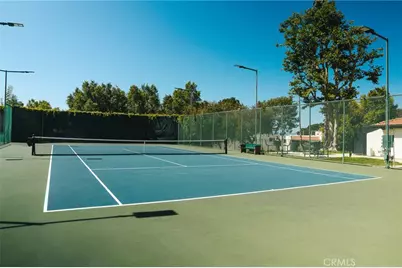 9759 Via Roma, Burbank, CA 91504 - Photo 36