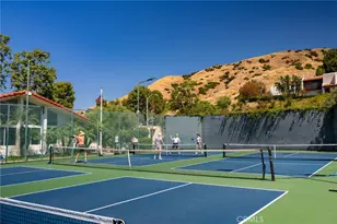 9759 Via Roma, Burbank, CA 91504 - Photo 24