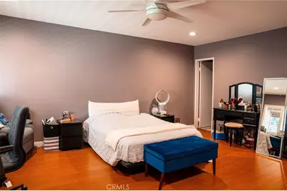 9759 Via Roma, Burbank, CA 91504 - Photo 14