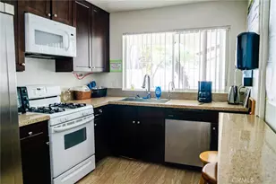 9759 Via Roma, Burbank, CA 91504 - Photo 22