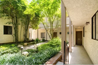 10470 Riverside #102, Toluca Lake, CA 91602 - Photo 26