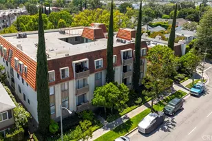10470 Riverside, Toluca Lake, CA 91602 - Photo 32
