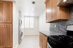 10470 Riverside, Toluca Lake, CA 91602 - Photo 12