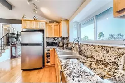 21651 Yucatan Avenue, Woodland Hills, CA 91364 - Photo 12