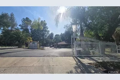 19364 Avenue Of The Oaks, Newhall, CA 91321 - Photo 22