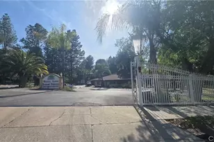 19364 Ave Of The Oaks, Newhall, CA 91321 - Photo 22