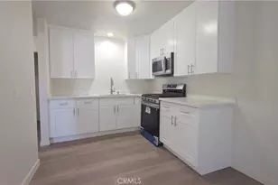 19364 Ave Of The Oaks, Newhall, CA 91321 - Photo 8