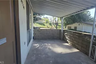 19364 Ave Of The Oaks, Newhall, CA 91321 - Photo 4