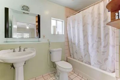 7920 Riverton Avenue, Los Angeles, CA 91352 - Photo 32