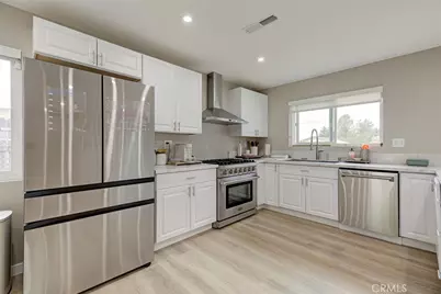 13808 Shablow Avenue, Sylmar, CA 91342 - Photo 16
