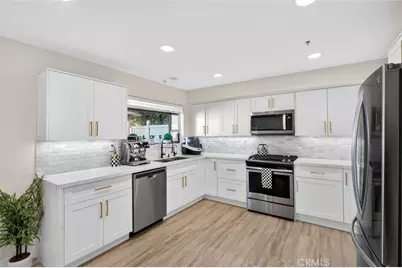 10894 Olinda #123, Los Angeles, CA 91352 - Photo 8