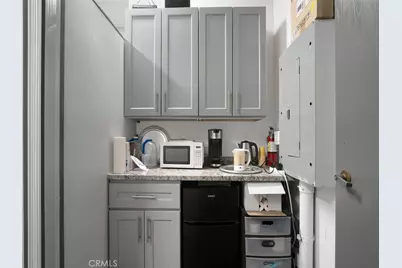 135 W California Boulevard, Pasadena, CA 91105 - Photo 14