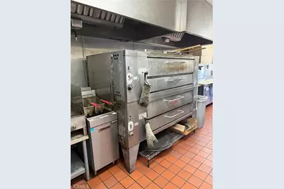 [Address not provided], Van Nuys, CA 91405 - Photo 6
