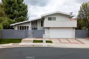 19281 Berclair Ln, Tarzana, CA 91356 - Photo 2