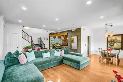 28314 Easton, Saugus, CA 91350 - Photo 4