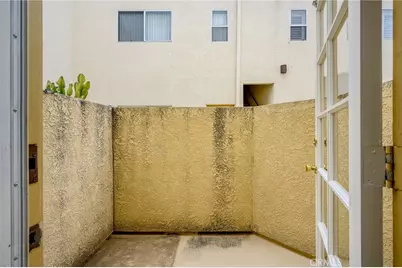 11038 Camarillo Street #13, North Hollywood, CA 91602 - Photo 28