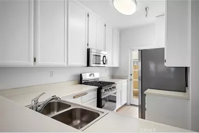 11038 Camarillo Street #13, North Hollywood, CA 91602 - Photo 14