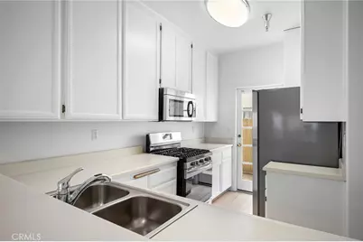 11038 Camarillo Street #13, North Hollywood, CA 91602 - Photo 14