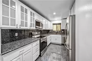 1900 Vine Street, Los Angeles, CA 90068 - Photo 12