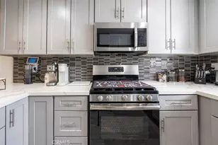26971 Flo, Canyon Country, CA 91351 - Photo 8