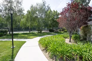 26971 Flo, Canyon Country, CA 91351 - Photo 46