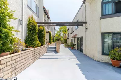 4136 Ocean View Boulevard, Montrose, CA 91020 - Photo 2