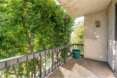 11560 Moorpark Street #204, North Hollywood, CA 91602 - Photo 4