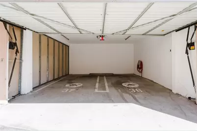 435 E Valencia #105, Burbank, CA 91501 - Photo 32