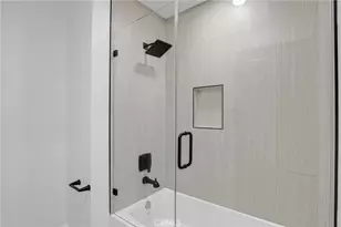 17150 Burbank, Encino, CA 91316 - Photo 24