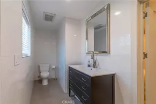 902 E Walnut Ave, Burbank, CA 91501 - Photo 12